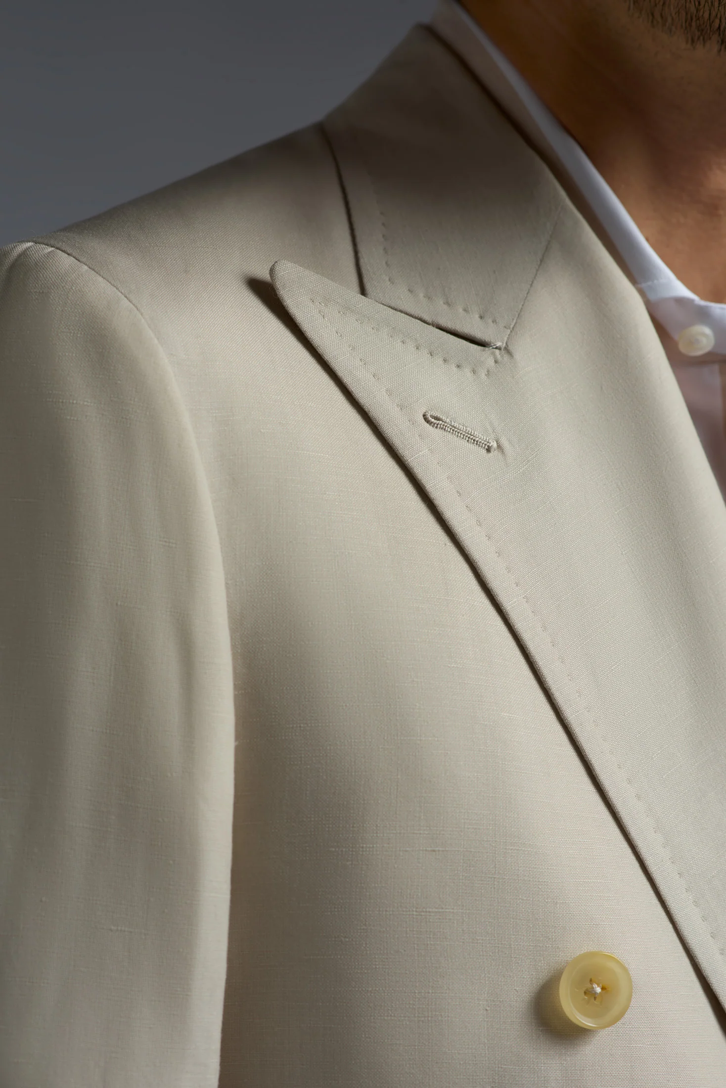 Wool and Linen Capri  Double Breasted Blazer - Image 4