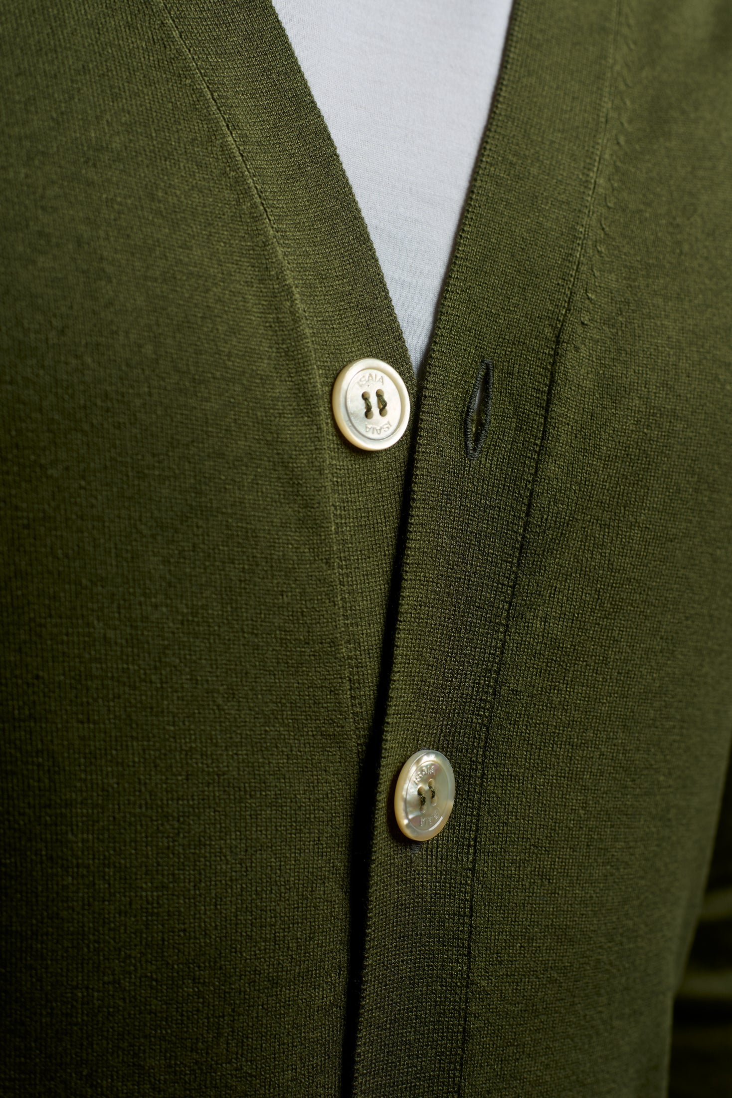 Silk and Cashmere Cardigan - Image 8