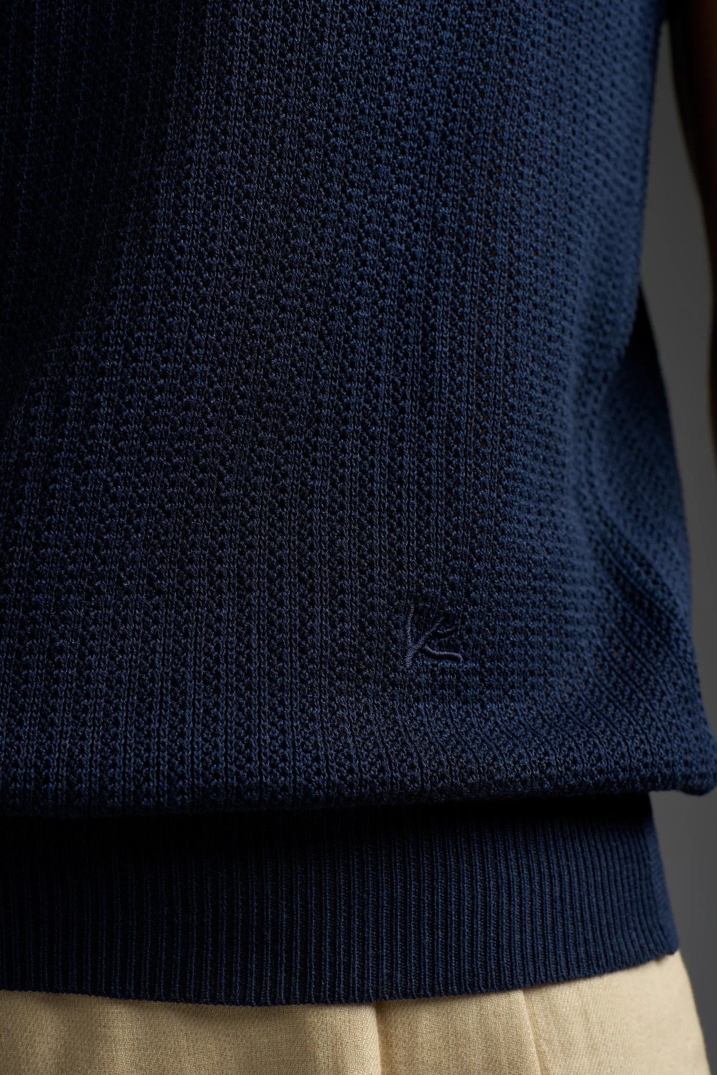 Silk and Linen Open Collar Short Sleeve Polo - Image 9